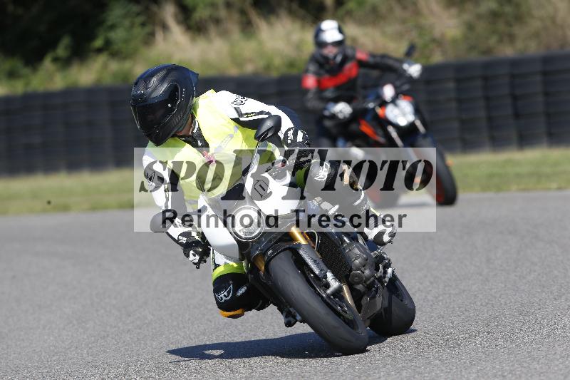 /Archiv-2025/49 26.08.2025 Cornu Master School ADR/blau-bleu/0-3